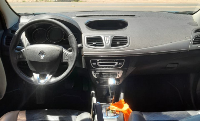 Renault FLUENCE Sed. Dynamique 2.0 16V FLEX Aut. 2015 Flex-6