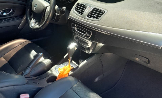 Renault FLUENCE Sed. Dynamique 2.0 16V FLEX Aut. 2015 Flex-11