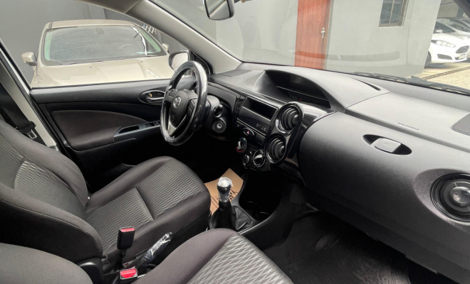 Toyota ETIOS X 1.3 Flex 16V Mec. 2018-8