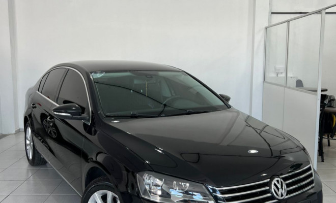 VW - Passat TB 2.0 TSI 211cv Tiptronic 4p 2012 Gasolina-0