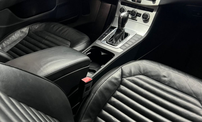 VW - Passat TB 2.0 TSI 211cv Tiptronic 4p 2012 Gasolina-1