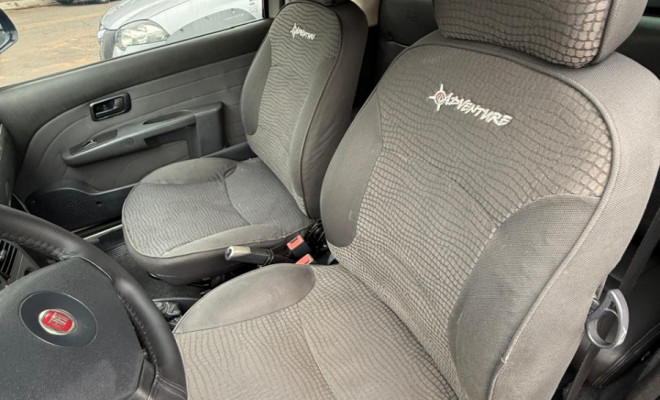 Fiat Strada Adventure 1.8/ 1.8 LOCKER Flex CE 2011 Flex-4