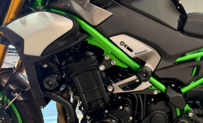 KAWASAKI Z 900 R Edition 2026 Gasolina-8