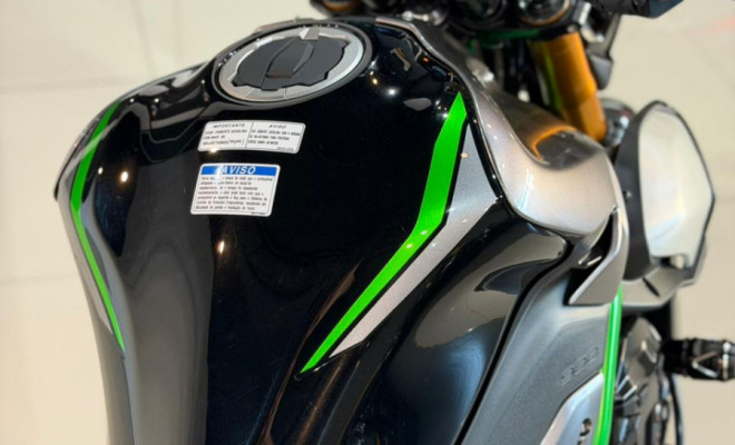KAWASAKI Z 900 R Edition 2026 Gasolina-10