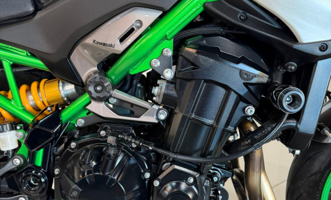 KAWASAKI Z 900 R Edition 2026 Gasolina-7