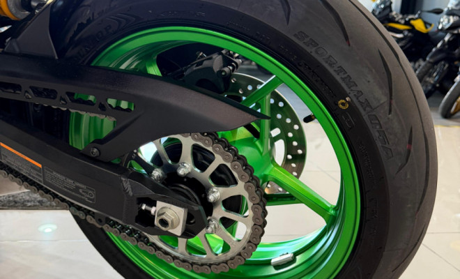 KAWASAKI Z 900 R Edition 2026 Gasolina-18