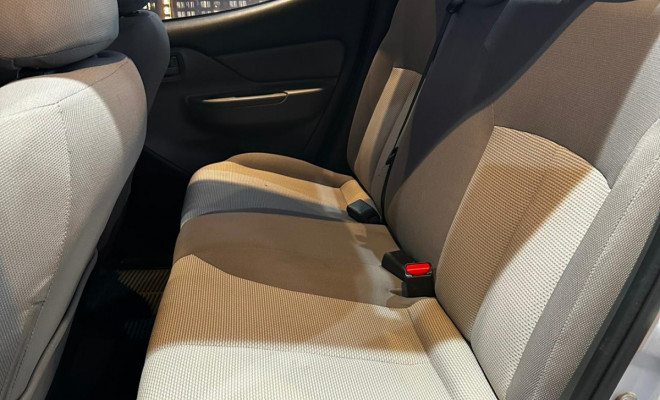 Mitsubishi L200 Tri. Outd. GLX 2.4 CD 4x4 Die. Mec. 2022 Diesel-11