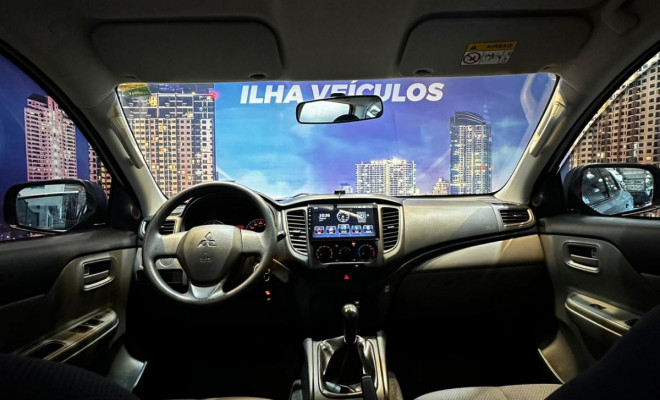 Mitsubishi L200 Tri. Outd. GLX 2.4 CD 4x4 Die. Mec. 2022 Diesel-4