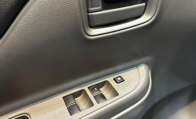 Mitsubishi L200 Tri. Outd. GLX 2.4 CD 4x4 Die. Mec. 2022 Diesel-10