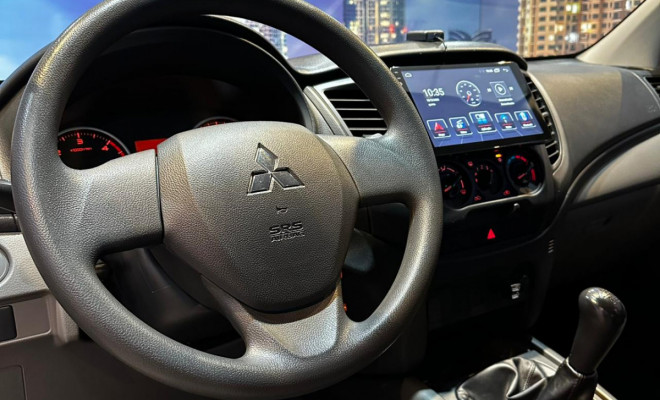 Mitsubishi L200 Tri. Outd. GLX 2.4 CD 4x4 Die. Mec. 2022 Diesel-3