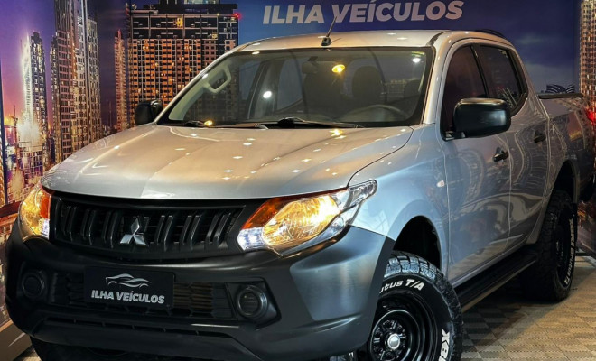 Mitsubishi L200 Tri. Outd. GLX 2.4 CD 4x4 Die. Mec. 2022 Diesel