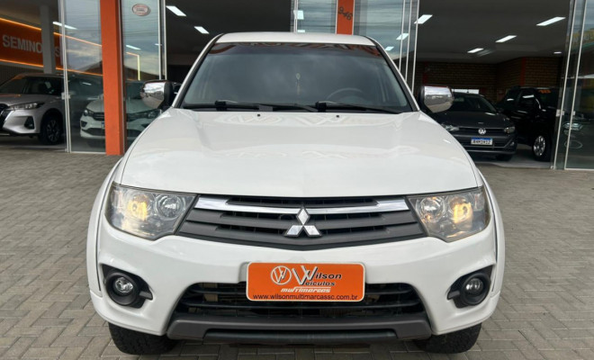 Mitsubishi L200 Triton HPE 3.2 CD TB Int.Diesel Aut 2015 Diesel-0