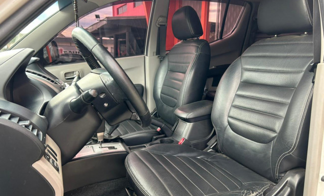 Mitsubishi L200 Triton HPE 3.2 CD TB Int.Diesel Aut 2015 Diesel-9