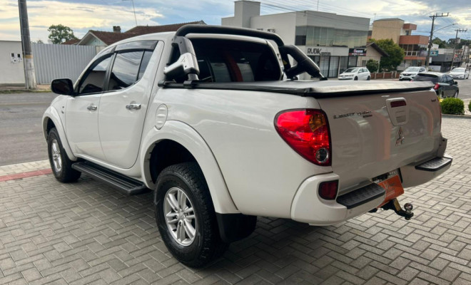 Mitsubishi L200 Triton HPE 3.2 CD TB Int.Diesel Aut 2015 Diesel-4