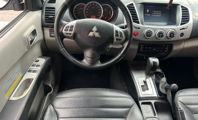 Mitsubishi L200 Triton HPE 3.2 CD TB Int.Diesel Aut 2015 Diesel-6