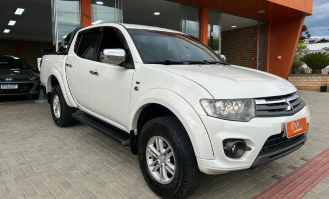 Mitsubishi L200 Triton HPE 3.2 CD TB Int.Diesel Aut 2015 Diesel-1