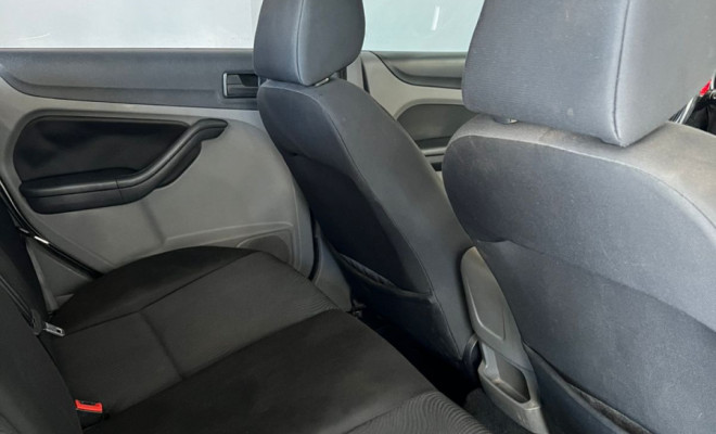 Ford Focus 1.6 Flex 5p 2013-4