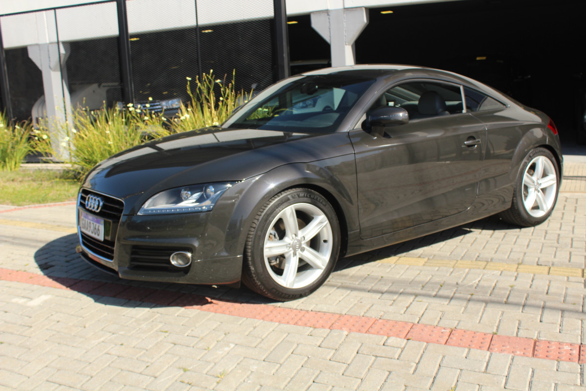 TT 2.0 16v TFSI S-Tronic