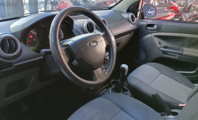 Ford Fiesta Sed. 1.6 8V Flex 4p 2013 Flex-4