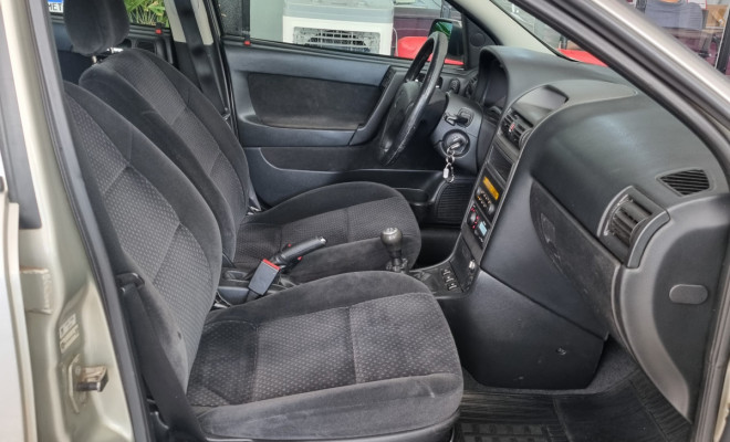 GM - Chevrolet Astra Advantage 2.0 MPFI 8V FlexPower 5p 2011 Flex-8