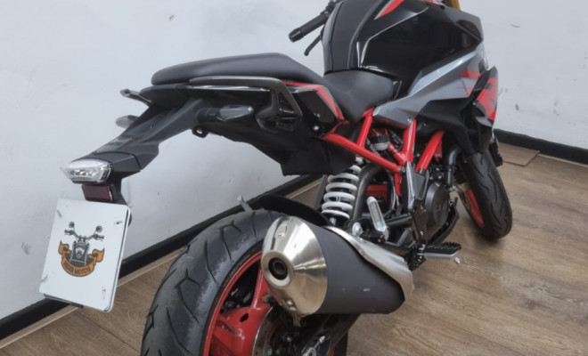 BMW G 310 R 2025 Gasolina-11