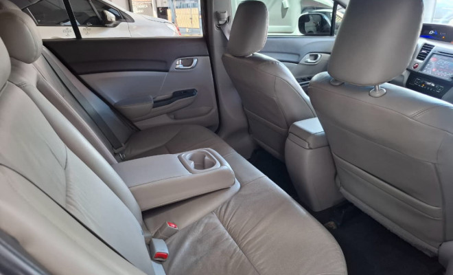 Honda Civic Sedan LXR 2.0 Flexone 16V Aut. 4p 2014 Flex-18