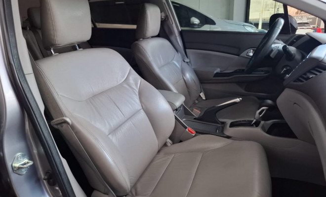 Honda Civic Sedan LXR 2.0 Flexone 16V Aut. 4p 2014 Flex-16