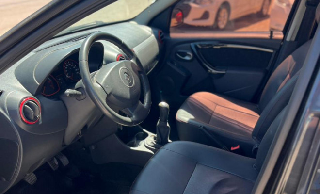 Renault SANDERO STEPWAY Hi-Power 1.6 8V 5p 2014 Flex-10