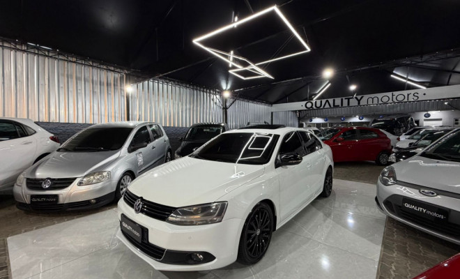 VW - VolksWagen JETTA Highline 2.0 TSI 16V 4p Tiptronic 2014 Gasolina-1