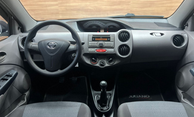 Toyota ETIOS XS Sedan1.5 Flex 16V 4p Mec. 2013 Flex-4