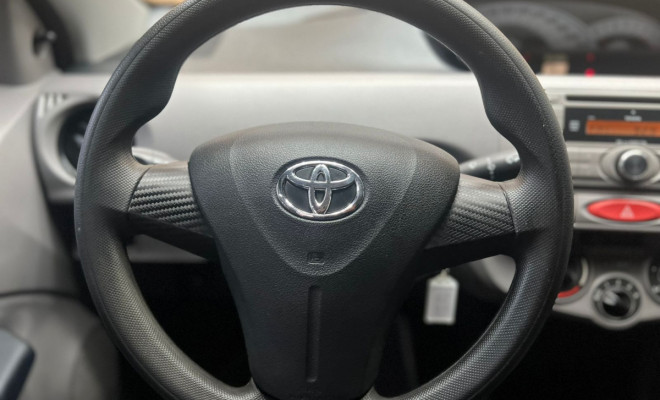 Toyota ETIOS XS Sedan1.5 Flex 16V 4p Mec. 2013 Flex-6