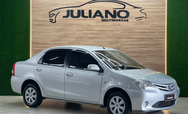 Toyota ETIOS XS Sedan1.5 Flex 16V 4p Mec. 2013 Flex