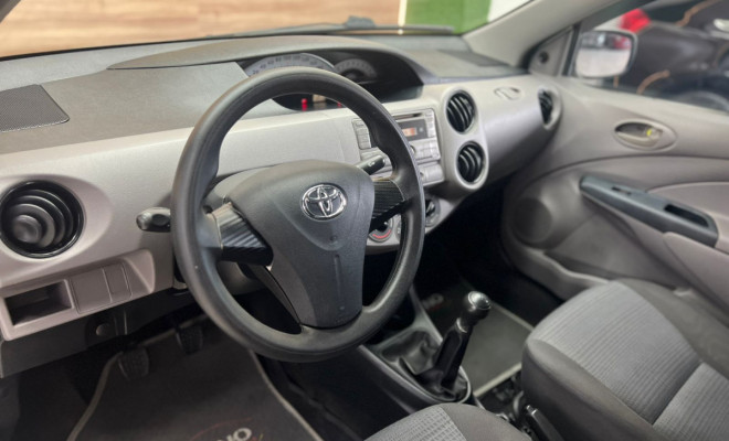 Toyota ETIOS XS Sedan1.5 Flex 16V 4p Mec. 2013 Flex-3