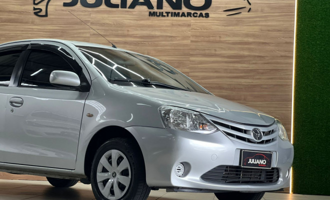Toyota ETIOS XS Sedan1.5 Flex 16V 4p Mec. 2013 Flex-9
