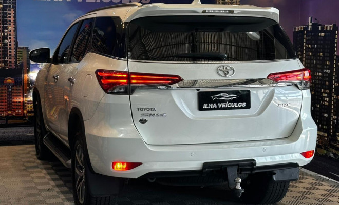 Toyota Hilux SW4 SRX 4x4 2.8 TDI 16V Dies. Aut. 2020 Diesel-17