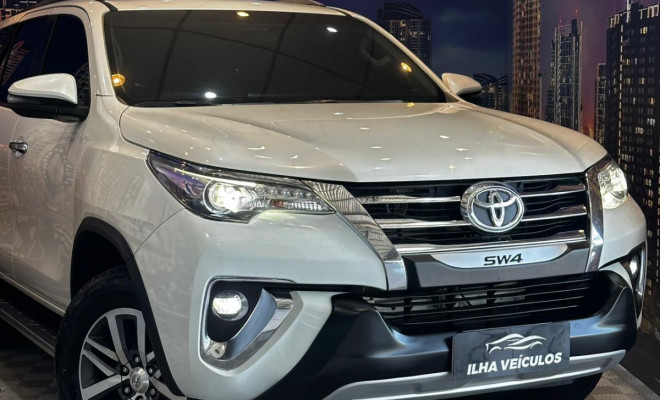 Toyota Hilux SW4 SRX 4x4 2.8 TDI 16V Dies. Aut. 2020 Diesel-2