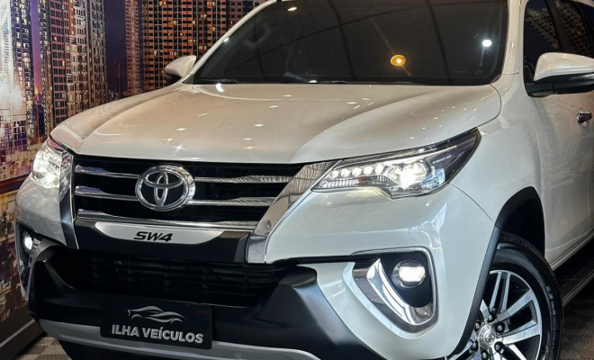 Toyota Hilux SW4 SRX 4x4 2.8 TDI 16V Dies. Aut. 2020 Diesel-0