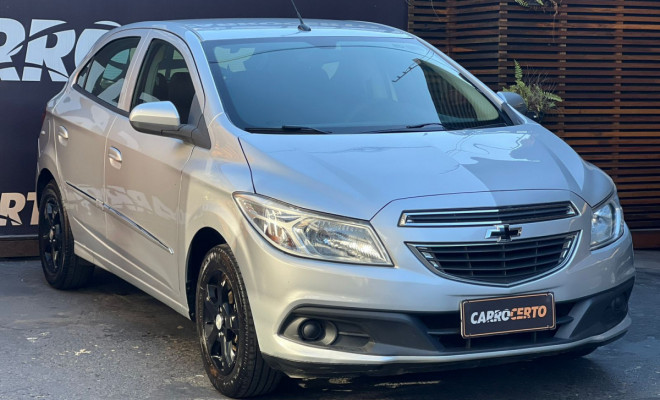 GM - Chevrolet ONIX HATCH LT 1.0 Mec. 2013 Flex   100% FINANCIADO-1