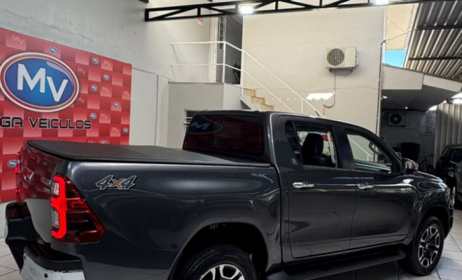 Toyota Hilux CD SRX 4x4 2.8 TDI 16V Diesel Aut. 2024 Diesel-2