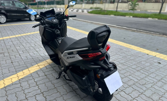YAMAHA XMAX 250 CONNECTED  2025 Gasolina-5