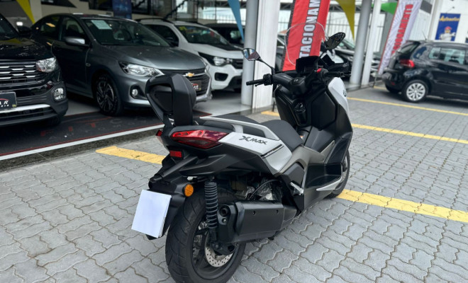 YAMAHA XMAX 250 CONNECTED  2025 Gasolina-2