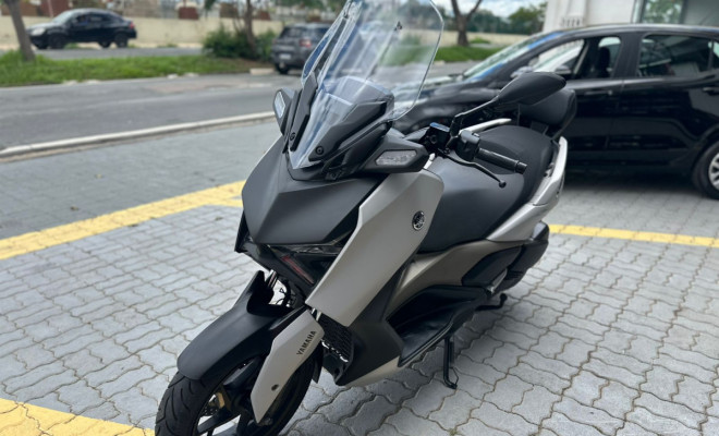 YAMAHA XMAX 250 CONNECTED  2025 Gasolina-0