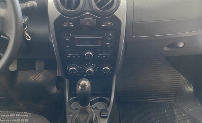 Renault SANDERO Expression 1.6 8V 2013-13