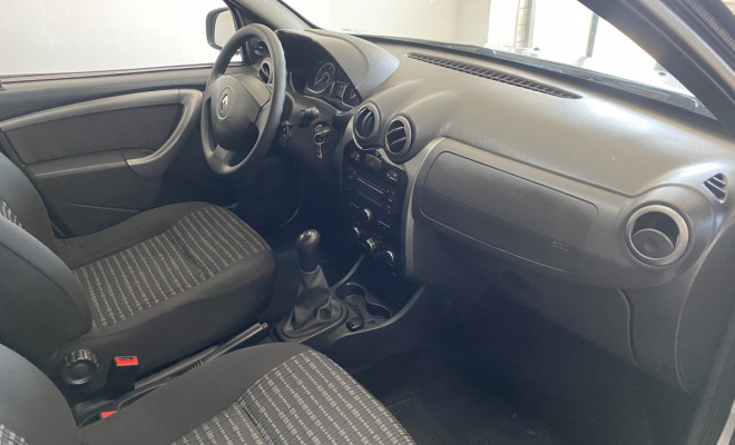 Renault SANDERO Expression 1.6 8V 2013-7