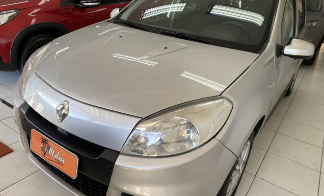 Renault SANDERO Expression 1.6 8V 2013