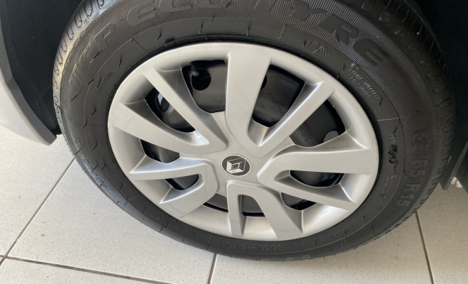 Renault SANDERO Expression 1.6 8V 2013-14