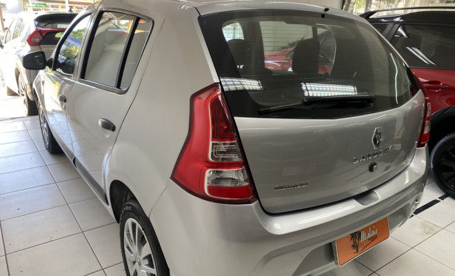 Renault SANDERO Expression 1.6 8V 2013-2