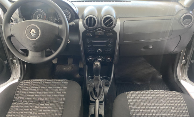 Renault SANDERO Expression 1.6 8V 2013-6