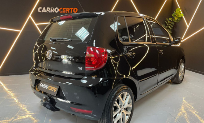 VW - VolksWagen Fox 1.6  2011 Flex   ÓTIMO PARA SEU DIA A DIA-2