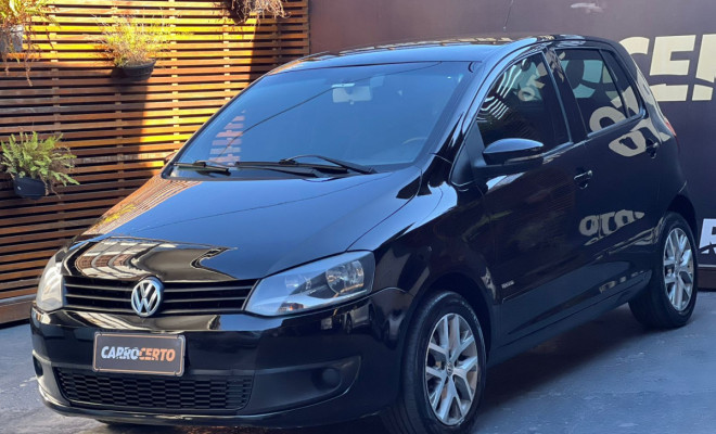 VW - VolksWagen Fox 1.6  2011 Flex   ÓTIMO PARA SEU DIA A DIA-0